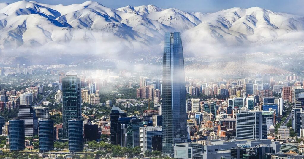 Chile es considerado el país más seguro para inversiones en América Latina