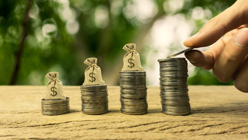 Es fundamental y se considera uno de los dos principios básicos de la gestión del riesgo financiero.